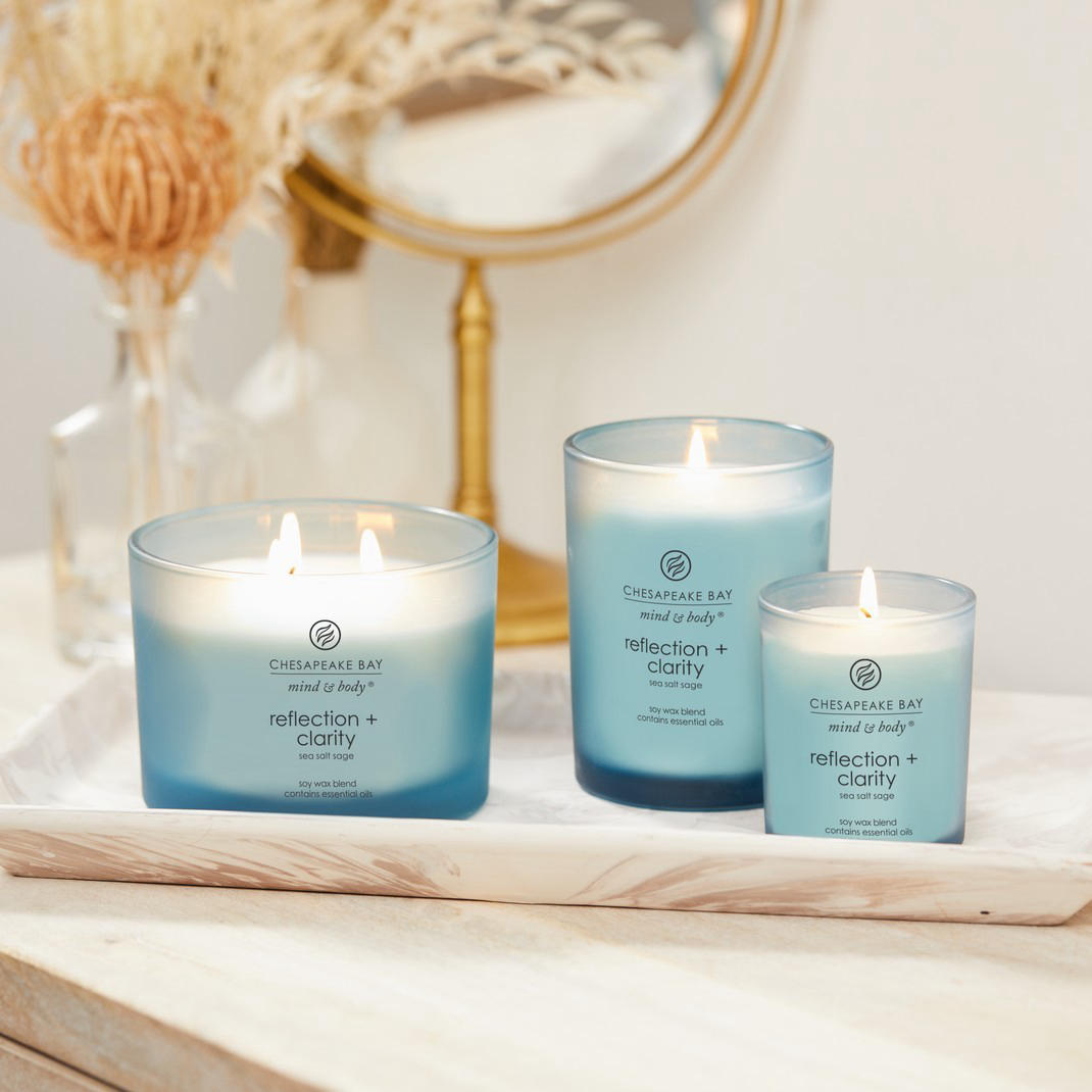 With notes of sea salt, clary sage, and dewy cyclamen, our Reflection + Clarity candle is the perfec