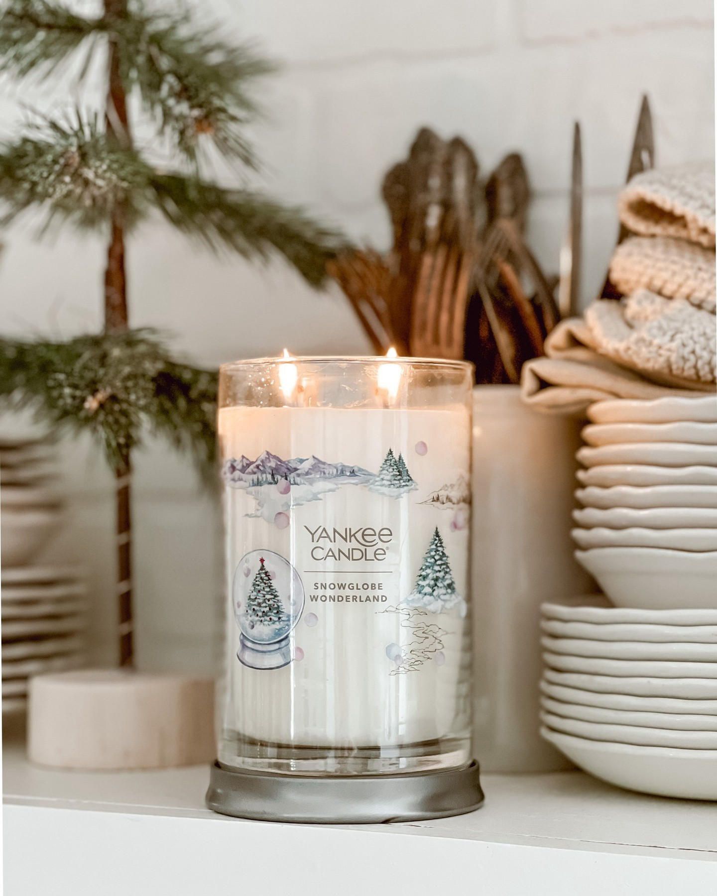 Yankee Candle - We hope you are ringing in the #NewYear surrounded by loved ones and your favorite f